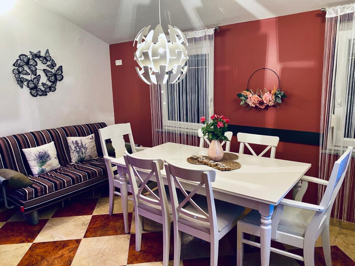 Apartman Silvija ツリクヴェニツァ エクステリア 写真